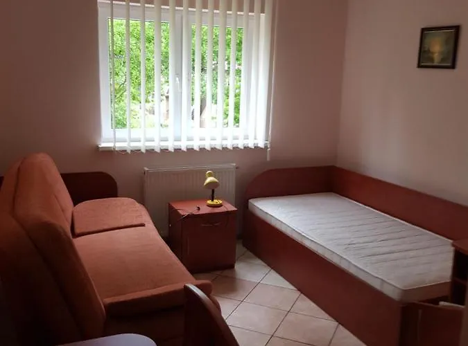 Zacisze Konopnickiej 波别罗沃