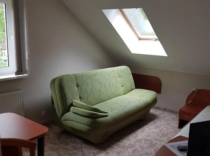 Zacisze Konopnickiej 波别罗沃