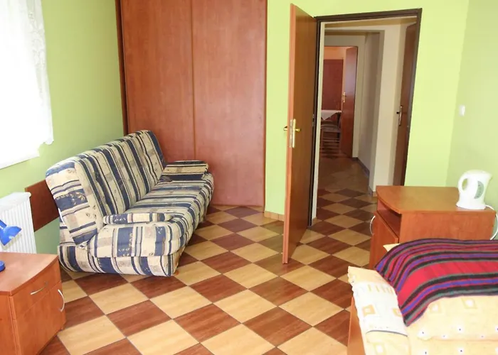 Zacisze Konopnickiej * 波别罗沃