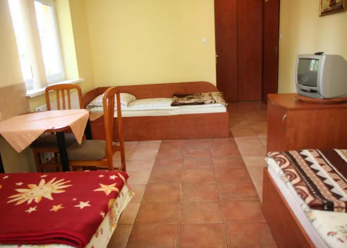 Zacisze Konopnickiej 波别罗沃