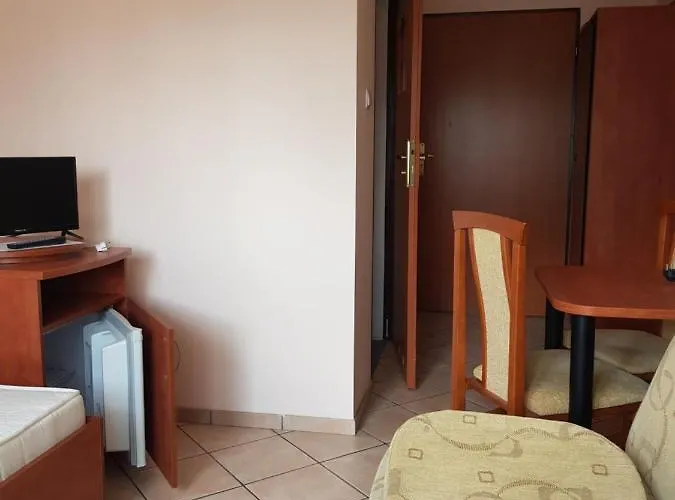 Zacisze Konopnickiej 波别罗沃