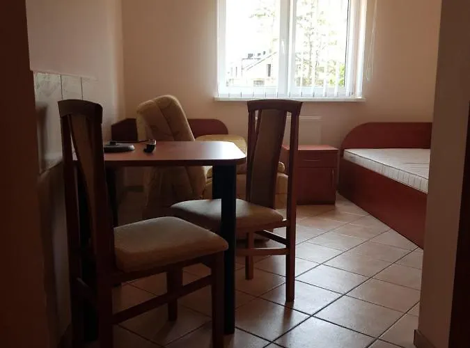 Zacisze Konopnickiej * 波别罗沃